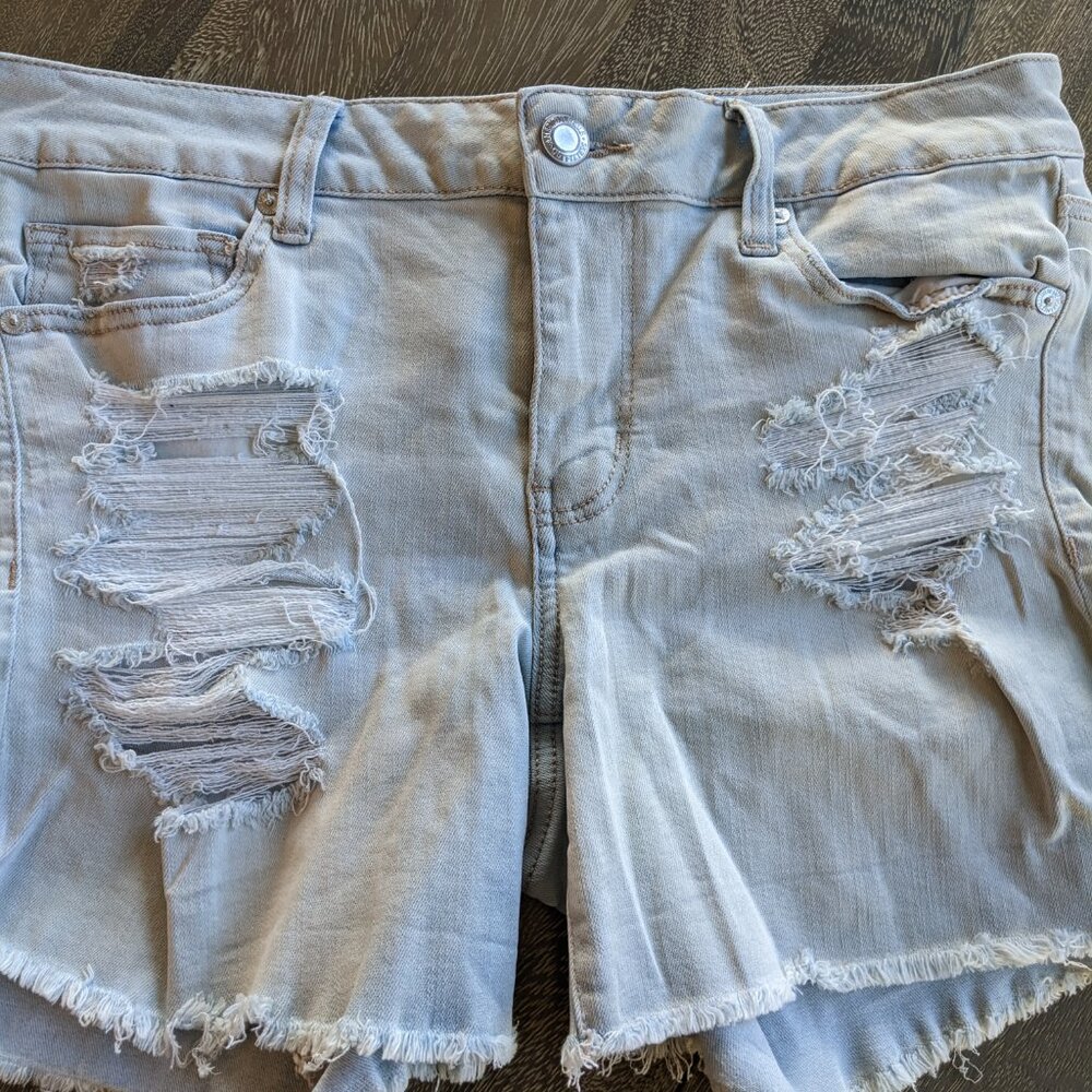 American Eagle Outfitters Light Wash Distressed Midi Jean Cut Off Shorts Sze 12